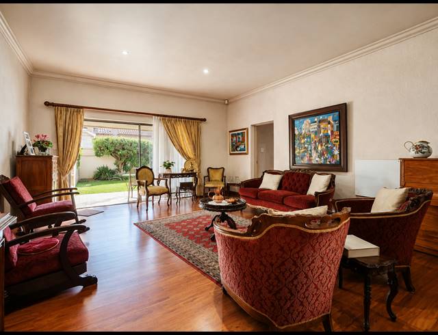 3 BEDROOM TOWNHOUSE FOR SALE IN ARCON PARK
